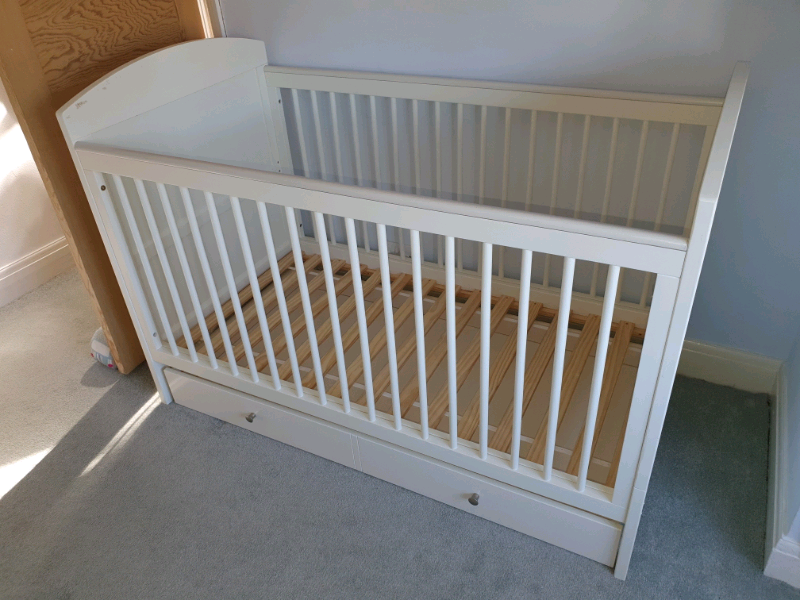 m&s cot
